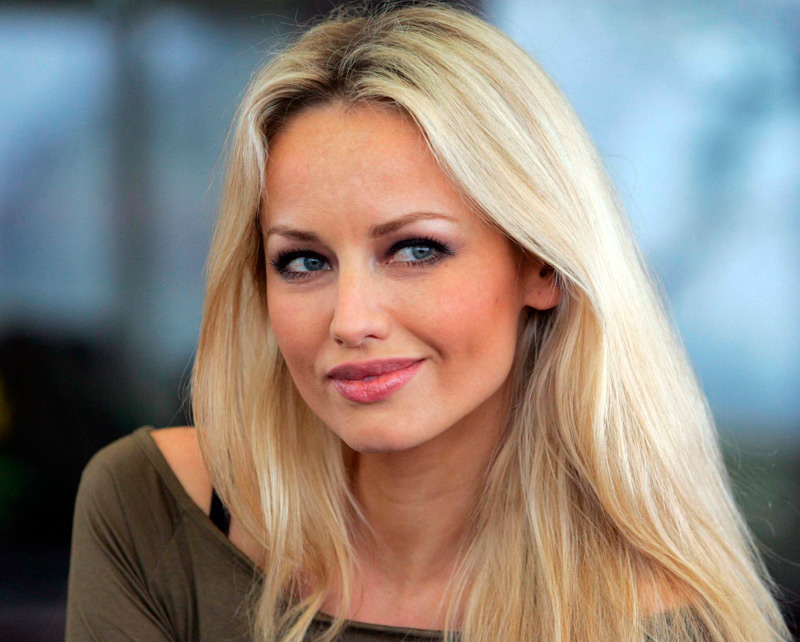 Adriana Sklenarikova photo