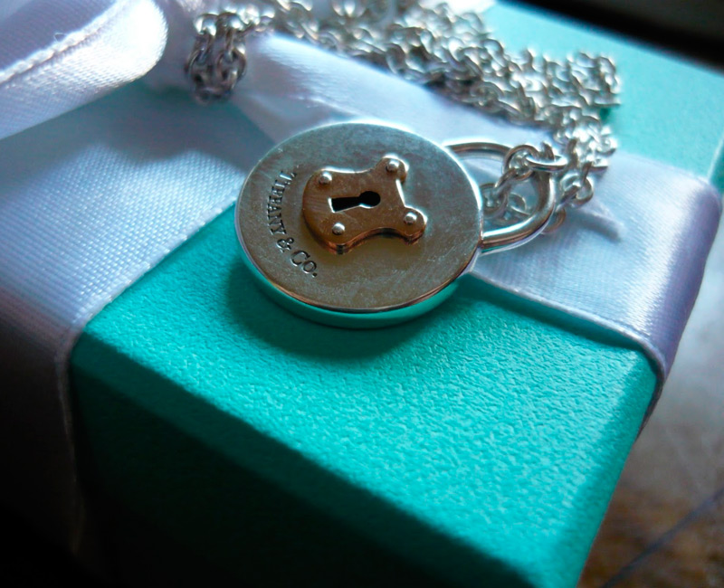 Fermoirs en argent de la marque de bijoux Tiffany