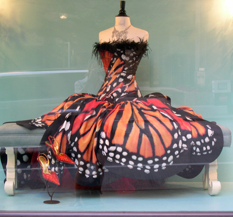 Robe lumineuse ailes de papillon