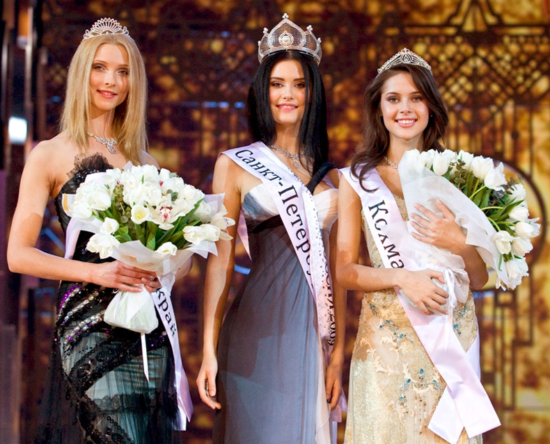 Belles femmes russes - participantes à des concours de beauté, photo