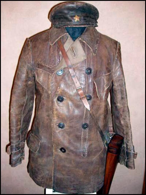 veste en cuir des commissaires rouges