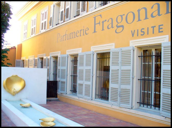 Production et vente de parfumerie de Grasse