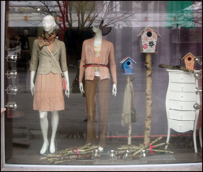 Robes et autres vêtements pour filles Naf Naf