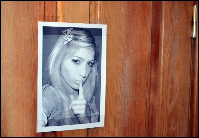 J'aime travailler derrière une porte fermée dans un silence complet.