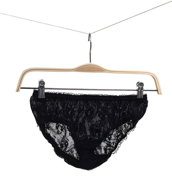 Lingerie en dentelle noire, photo de culotte