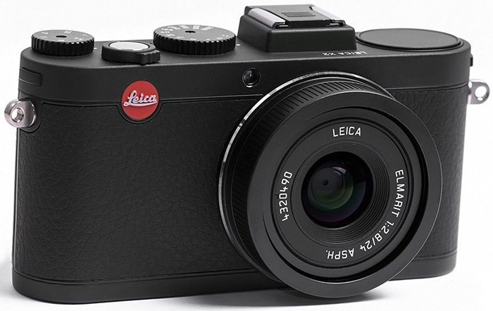Appareil photo numérique Leica pour une belle fille