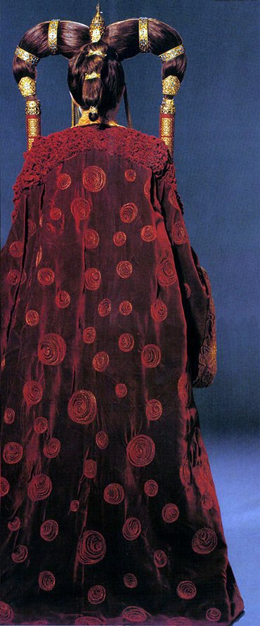 Robe de reine extraterrestre