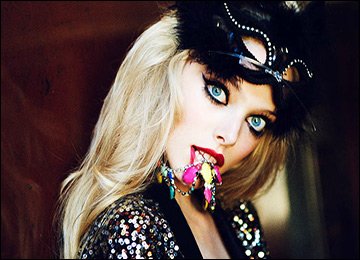 Modèle extraterrestre -Tanya D