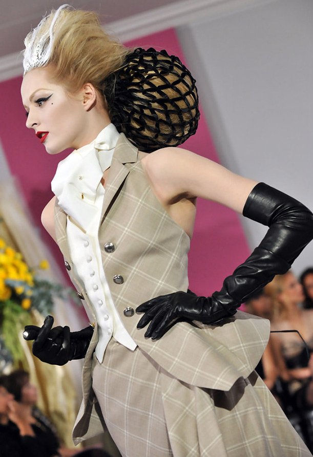 Le top modèle Daria Strokous sur la photo du podium