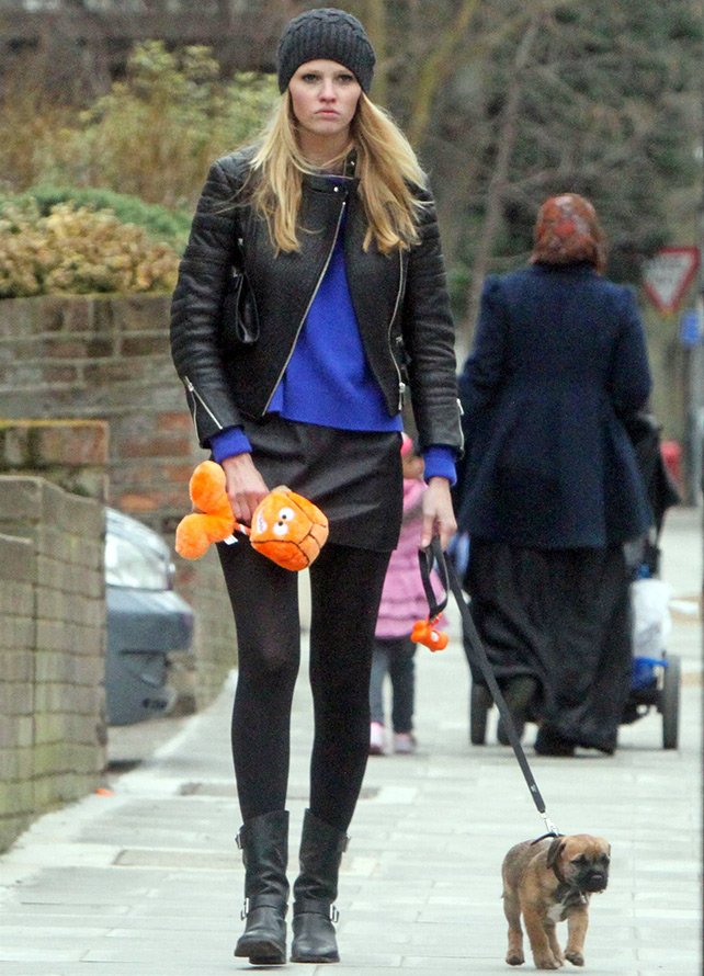 Lara Stone photo et style vestimentaire