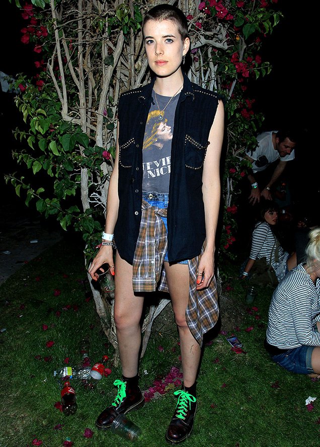 Agness Dein - photo en pied