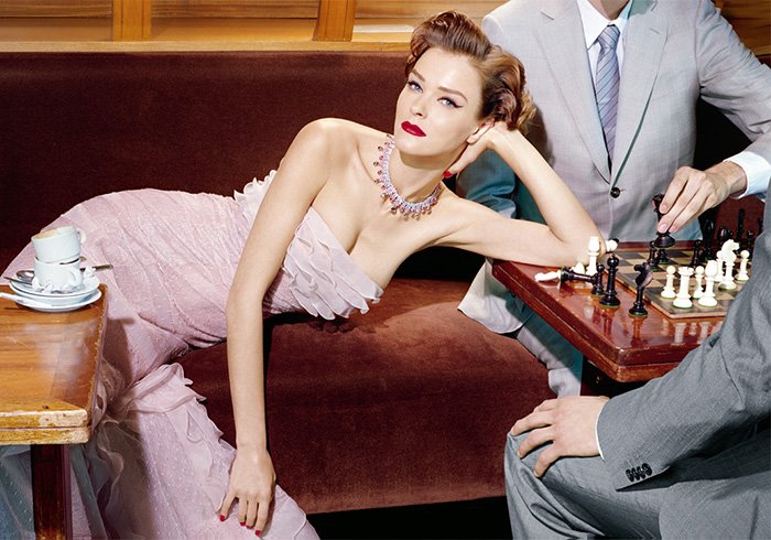 Carmen Kass photo aux échecs