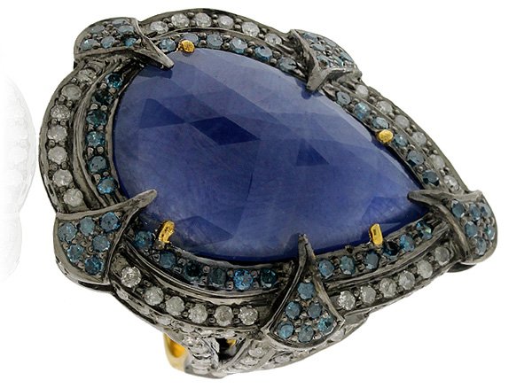 bague en argent avec pierres, photo