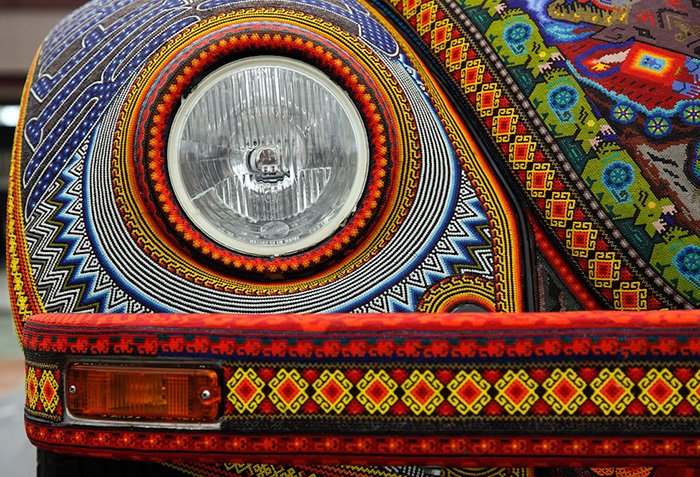 Volkswagen Beetle 1990, décoré de perles, photo