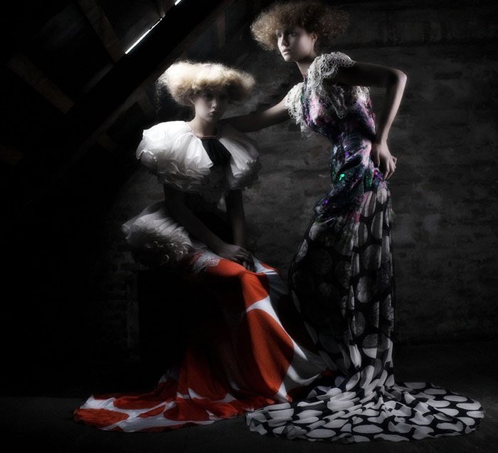 Les dangers du mannequinat et du travail à l'étranger pour les filles