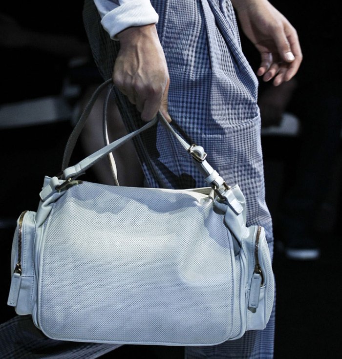 sacs à la mode pour hommes Giorgio Armani 2026, photo