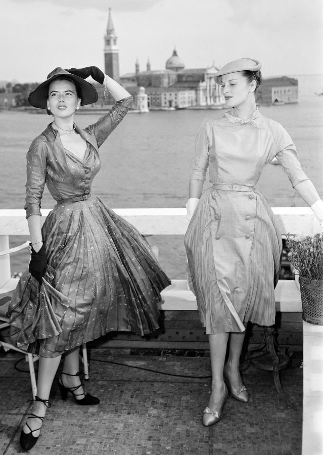 Robes et modèles de la collection de Christian Dior, photo