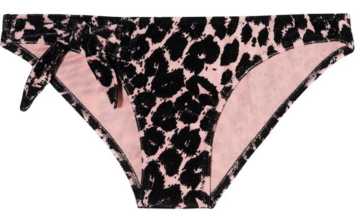 Entretien du maillot de bain et rangement d'un maillot de bain photo