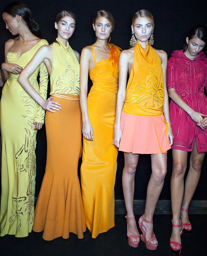 modèles en vêtements par Ermanno Shervino photo