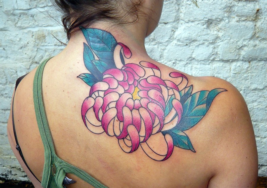 Photo de tatouage de chrysanthème japonais