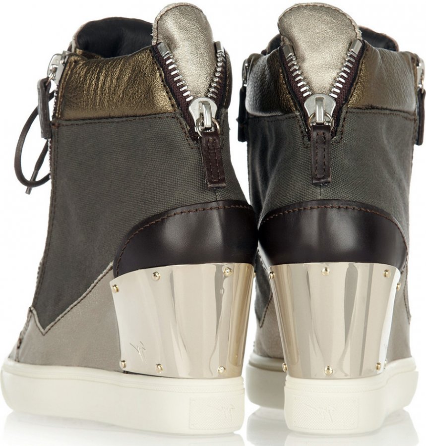 Chaussures compensées pour femmes - photo