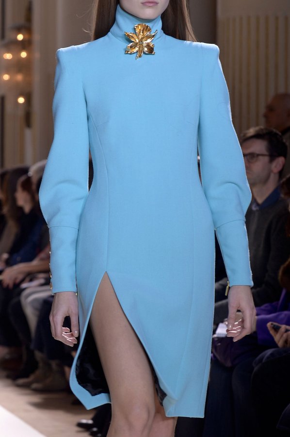 Robe à la mode Emanuel Uungaro, photo