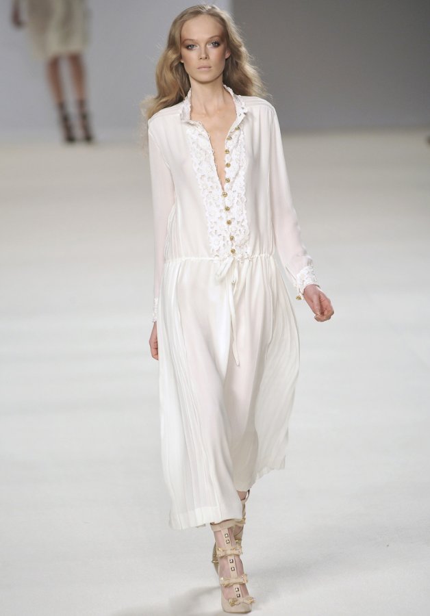 Robe blanche par Chlo ?, photo