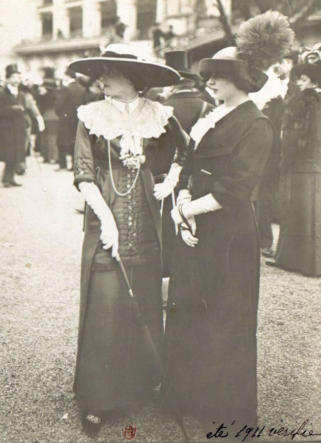 filles en chapeaux, photo