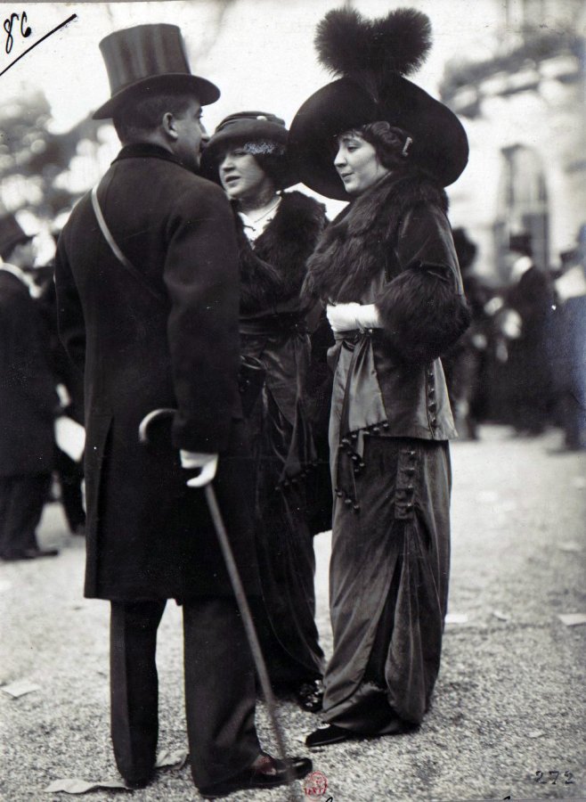 Filles en fourrures, photo