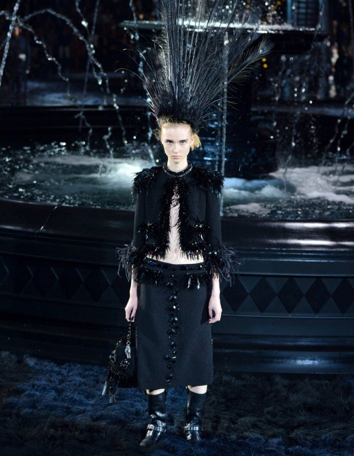 Look gothique de Louis Vuitton, photo