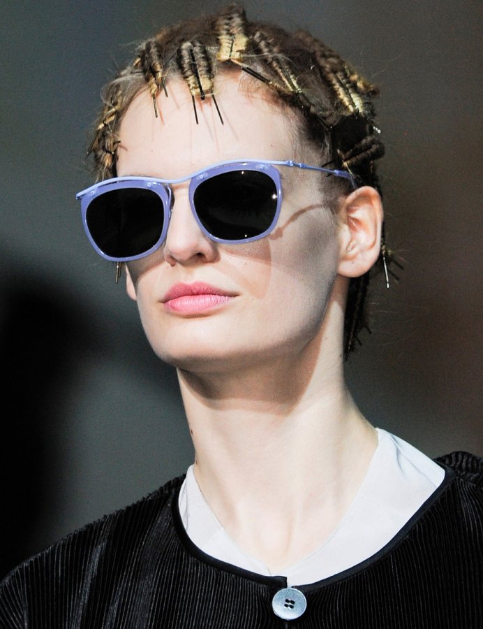 fille à lunettes de soleil, photo