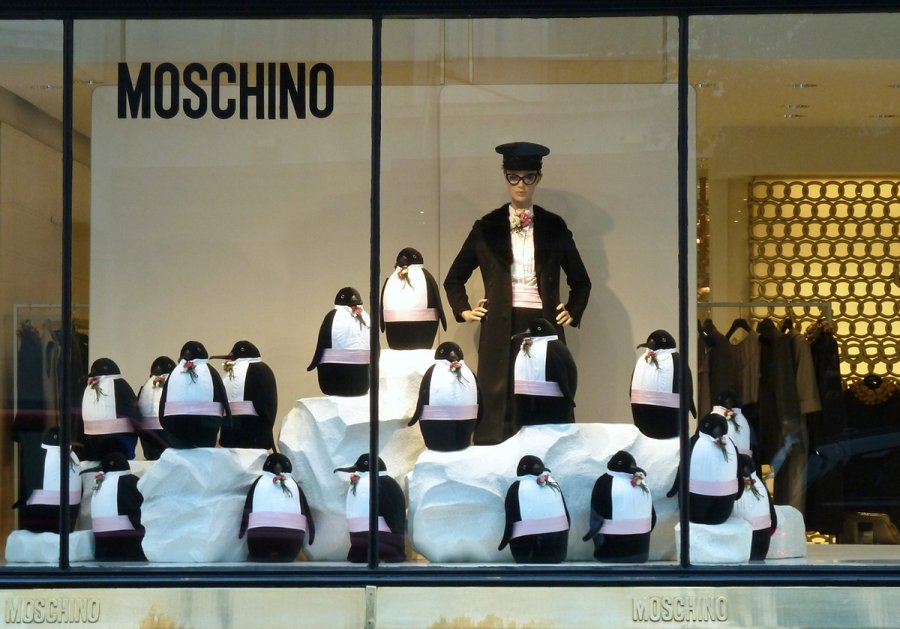 Boutique Moschino, vitrine photo