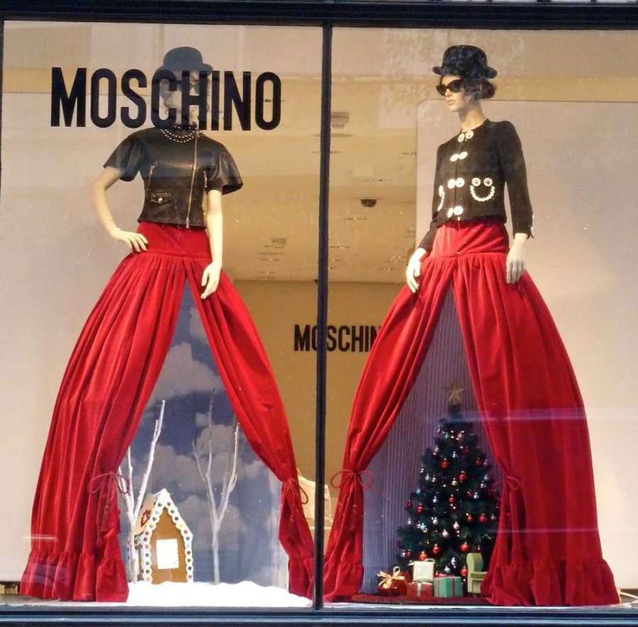 Boutique Moschino, vitrine photo