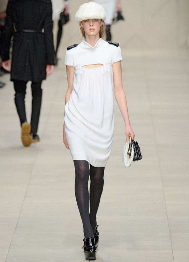 Robe blanche Burberry, photo