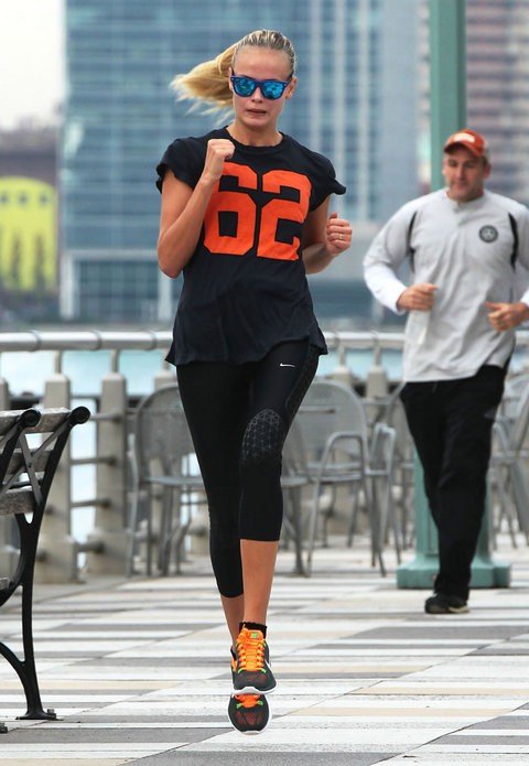 Natasha Poly - photo en faisant du jogging