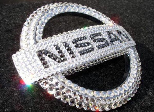 Décoration de voiture avec des cristaux Swarovski