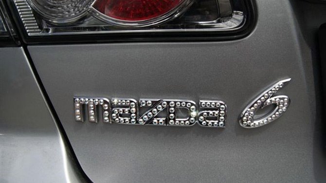 Décoration de voiture avec des cristaux Swarovski