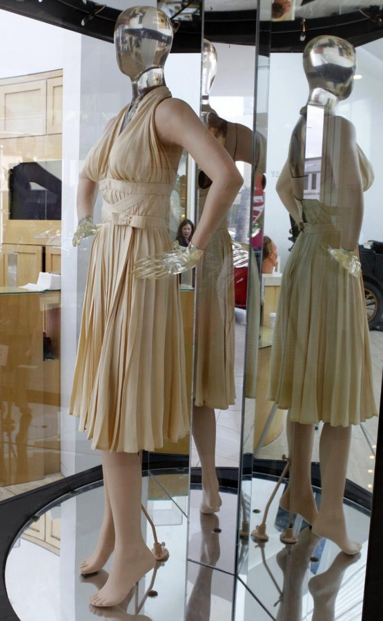 Robe blanche Marilyn Monroe, photo