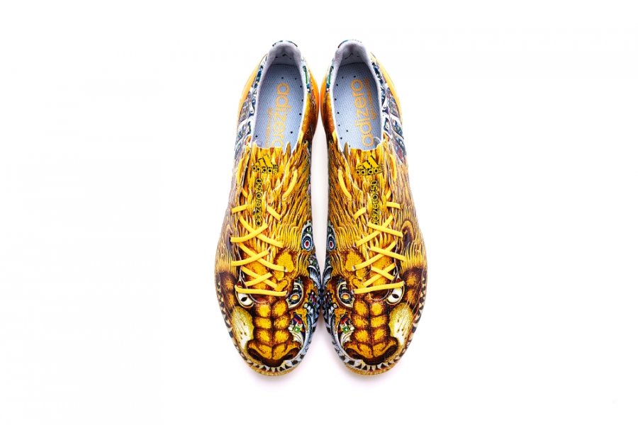 Chaussures de football Adidas brutales pour les joueurs de football glamour