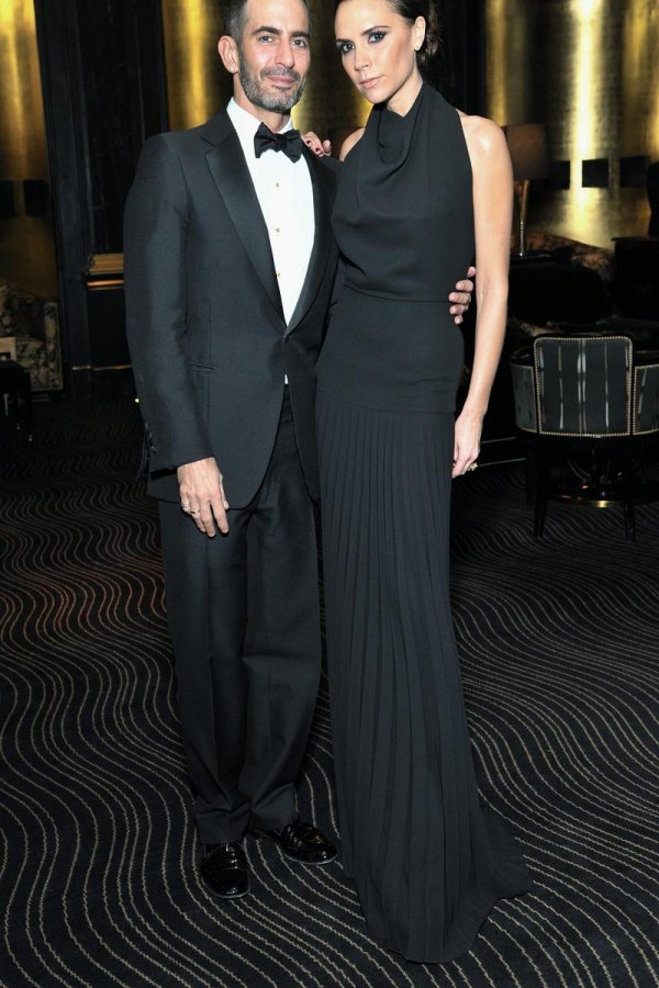 La robe noire de Victoria Beckham