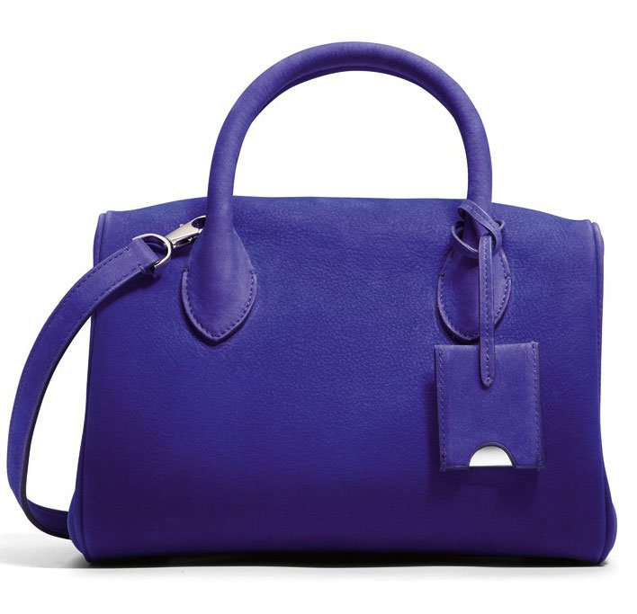 Le bleu dans les vêtements et accessoires