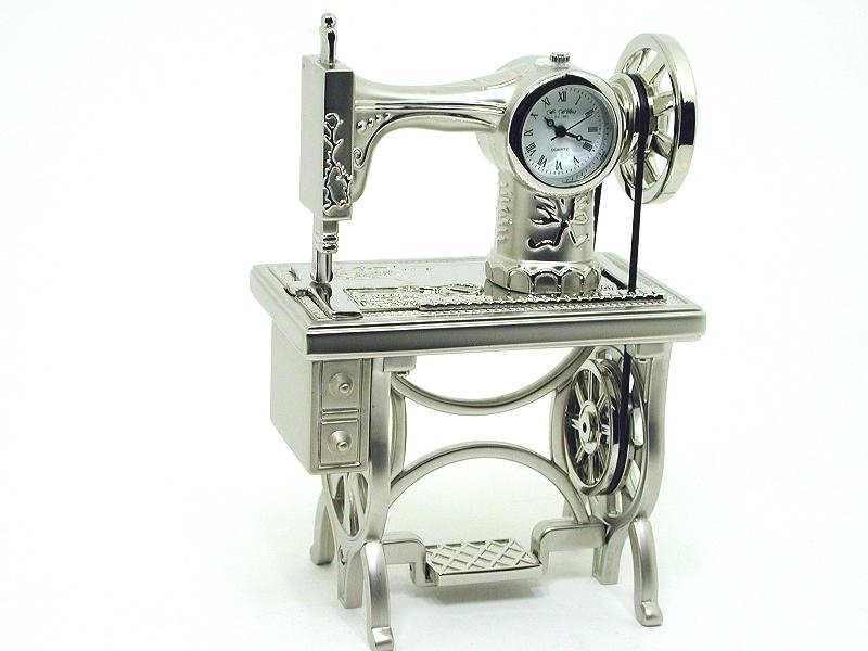 Souvenir - horloge machine à coudre