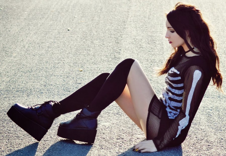 Robe noire - squelette, photo