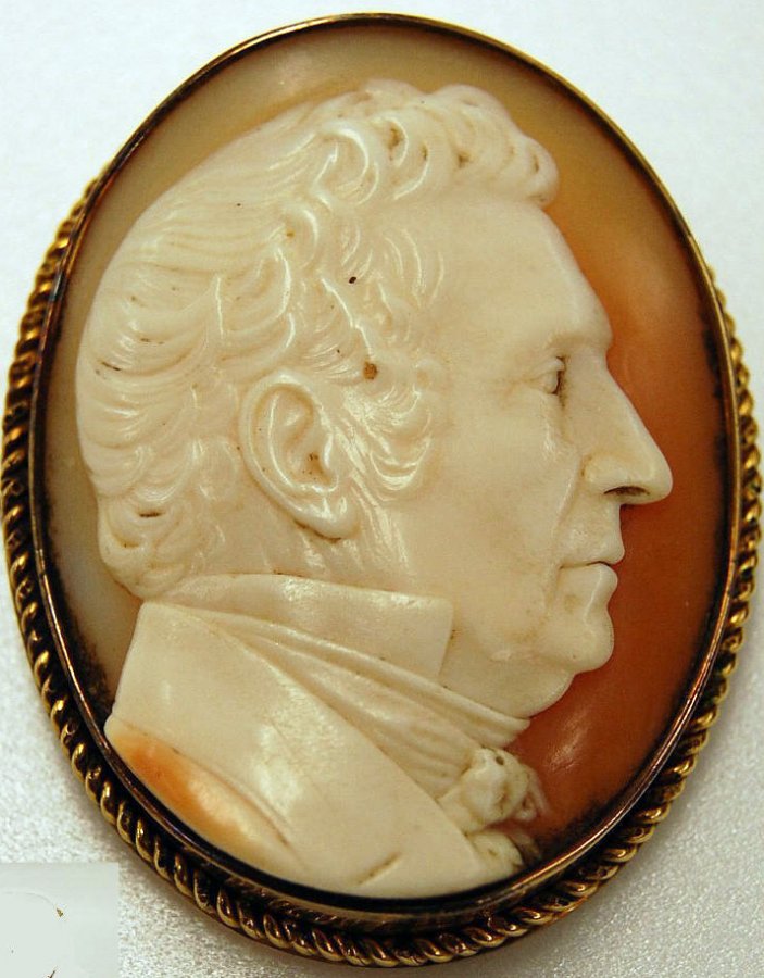 Broche camée