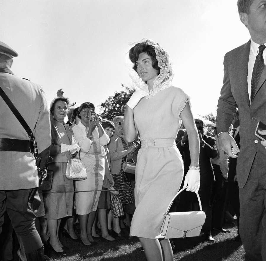 Robe et style Jacqueline Kennedy