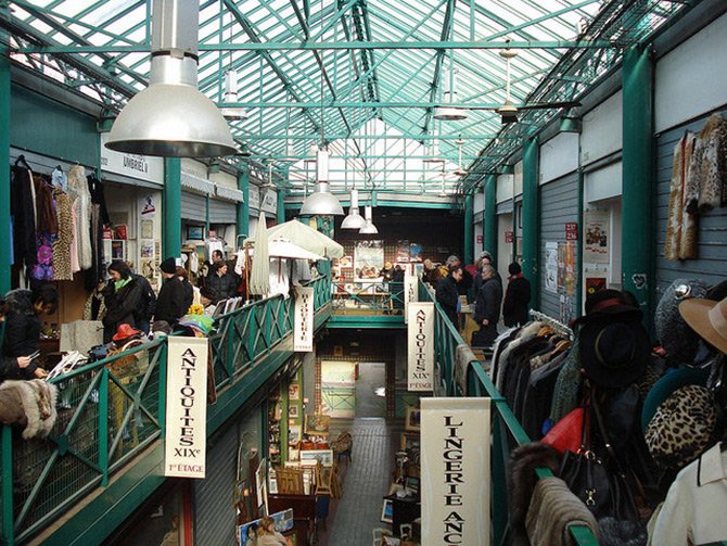 Marché aux puces à Paris