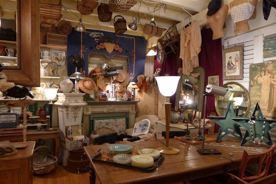 Marché aux puces à Paris