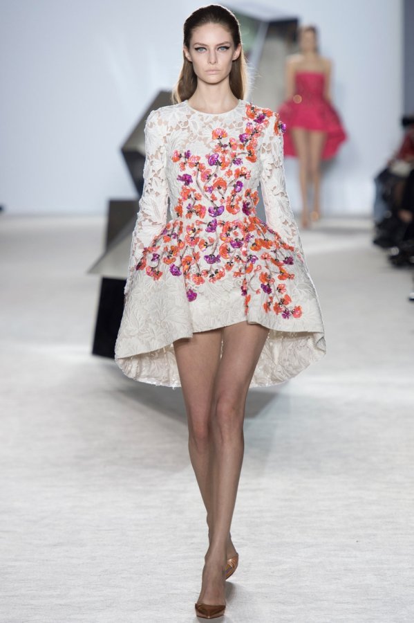 Giambattista Valli printemps-été 2026