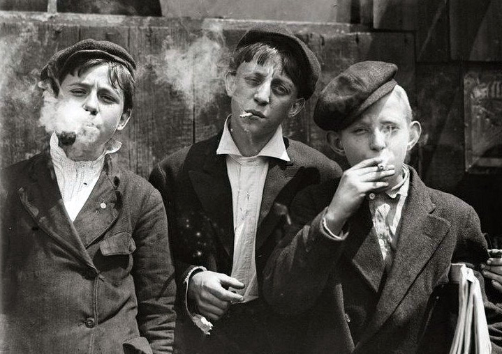 Jeunes Gopniks de la Russie soviétique