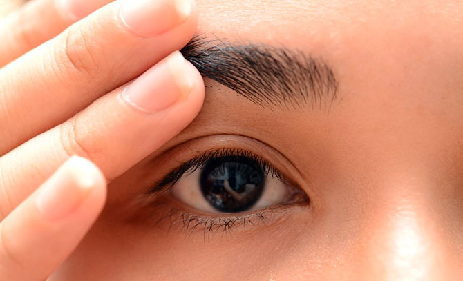 Comment faire pousser des sourcils épais à la maison